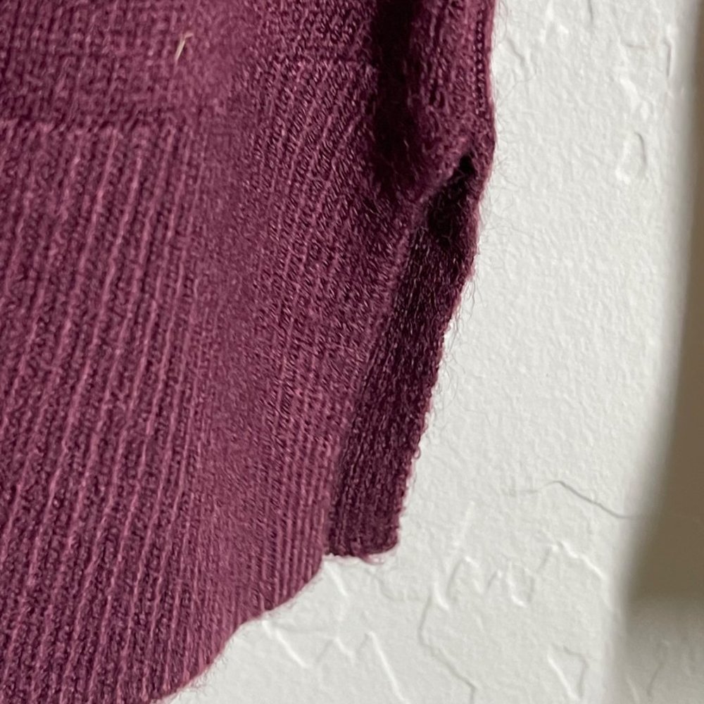 Sweet Romeo Thin Sweater Top Medium Raspberry Ribbed - Picture 4 of 8